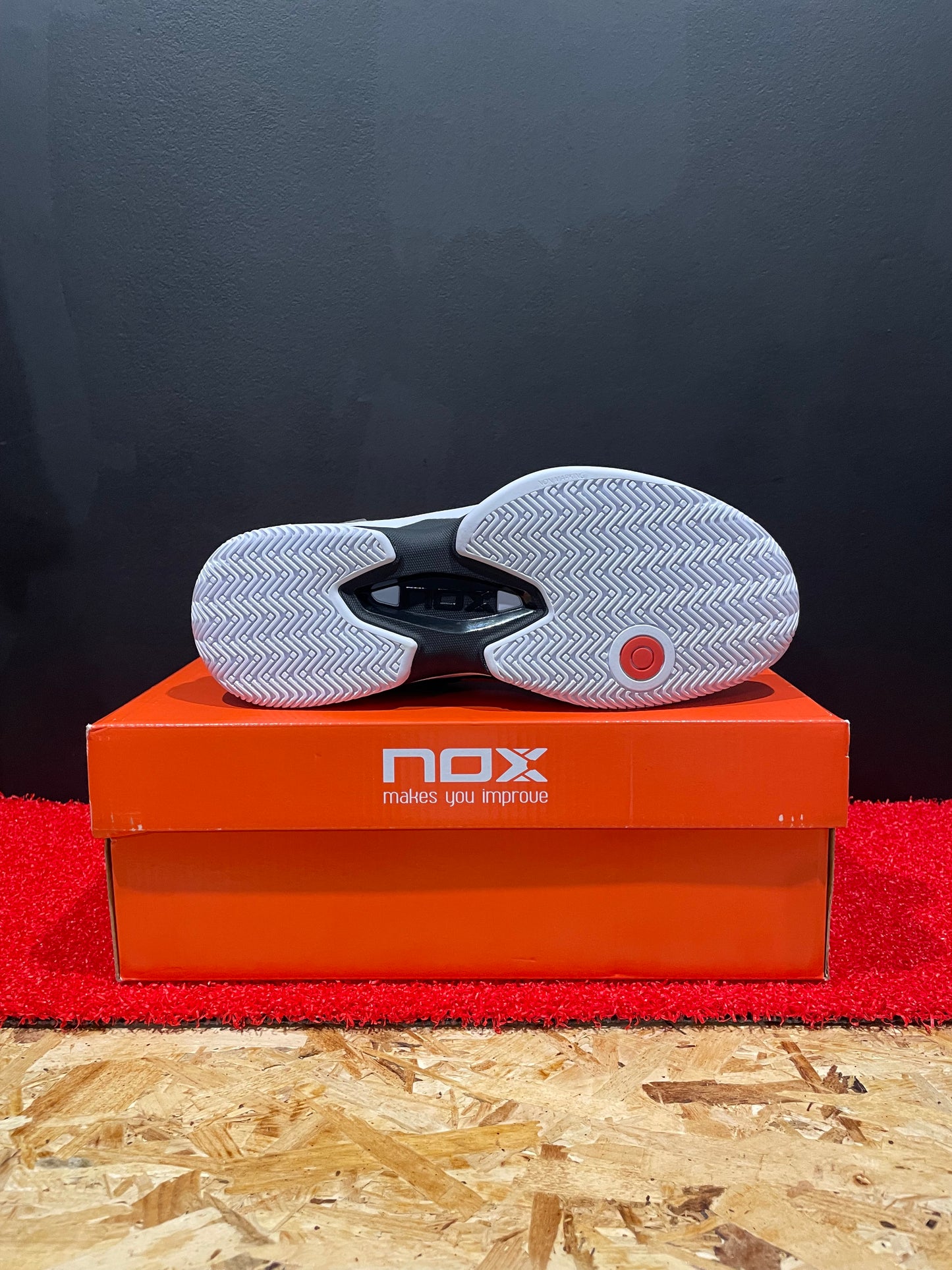 SCARPE NOX AT 10 NERO/ROSSO