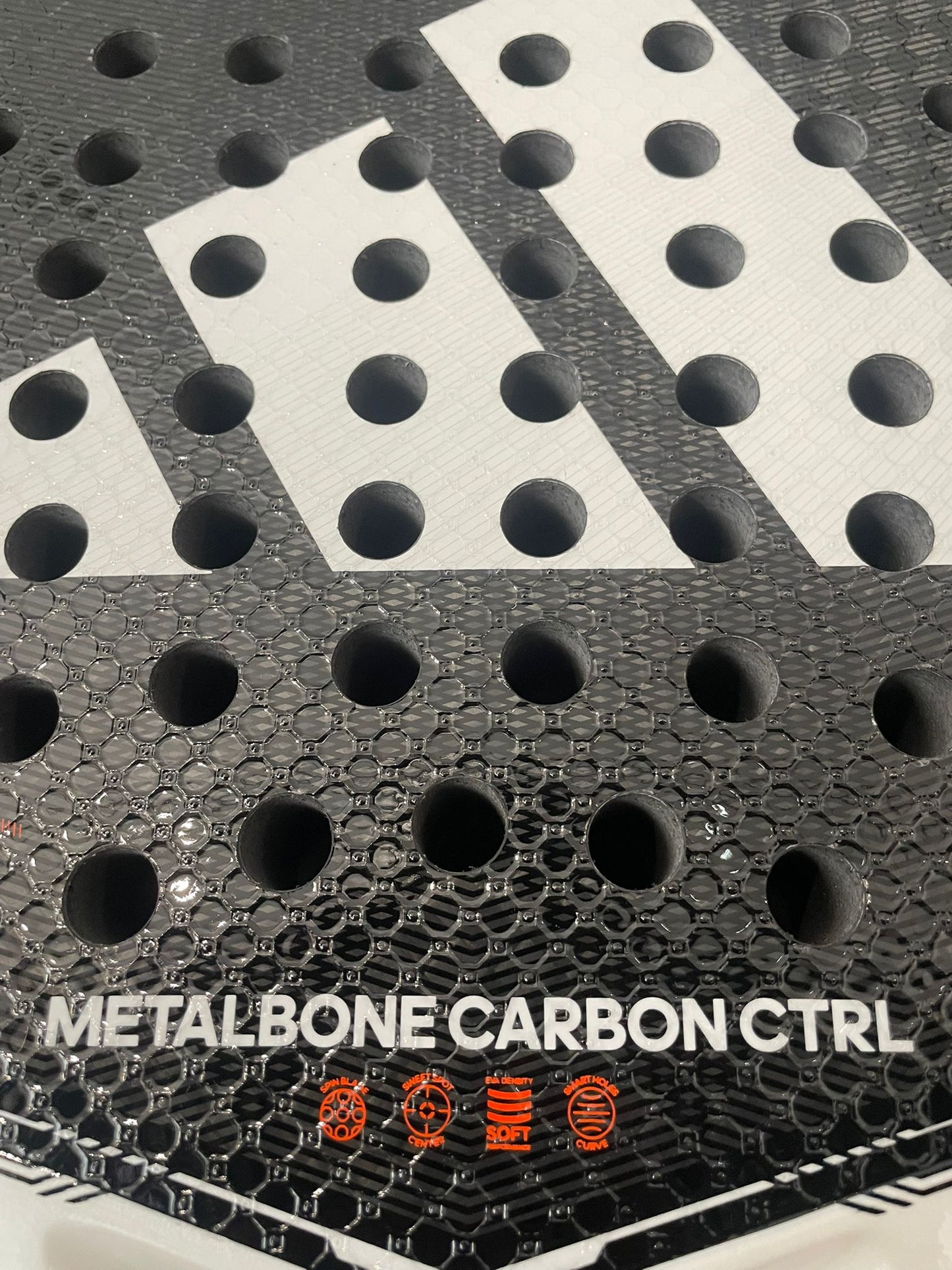 METALBONE CARBON CTRL 2026